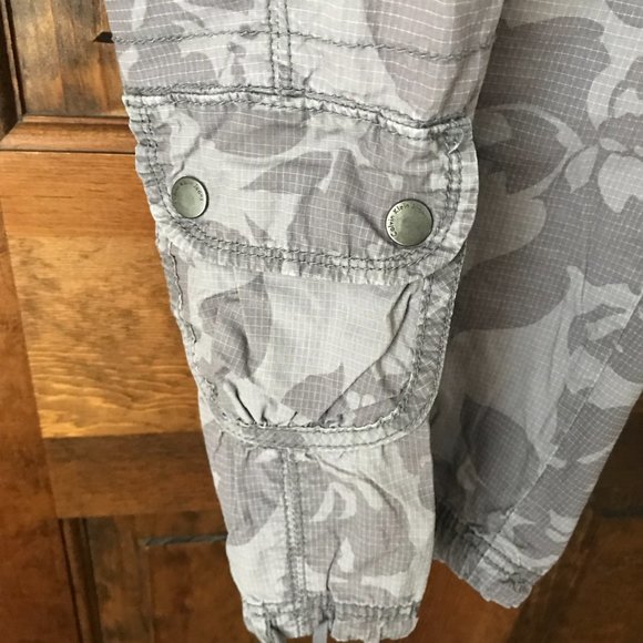 Calvin Klein Jeans Gray Camo Cropped Pants w/Drawstring Waist/Legs Size 20W - Picture 7 of 16